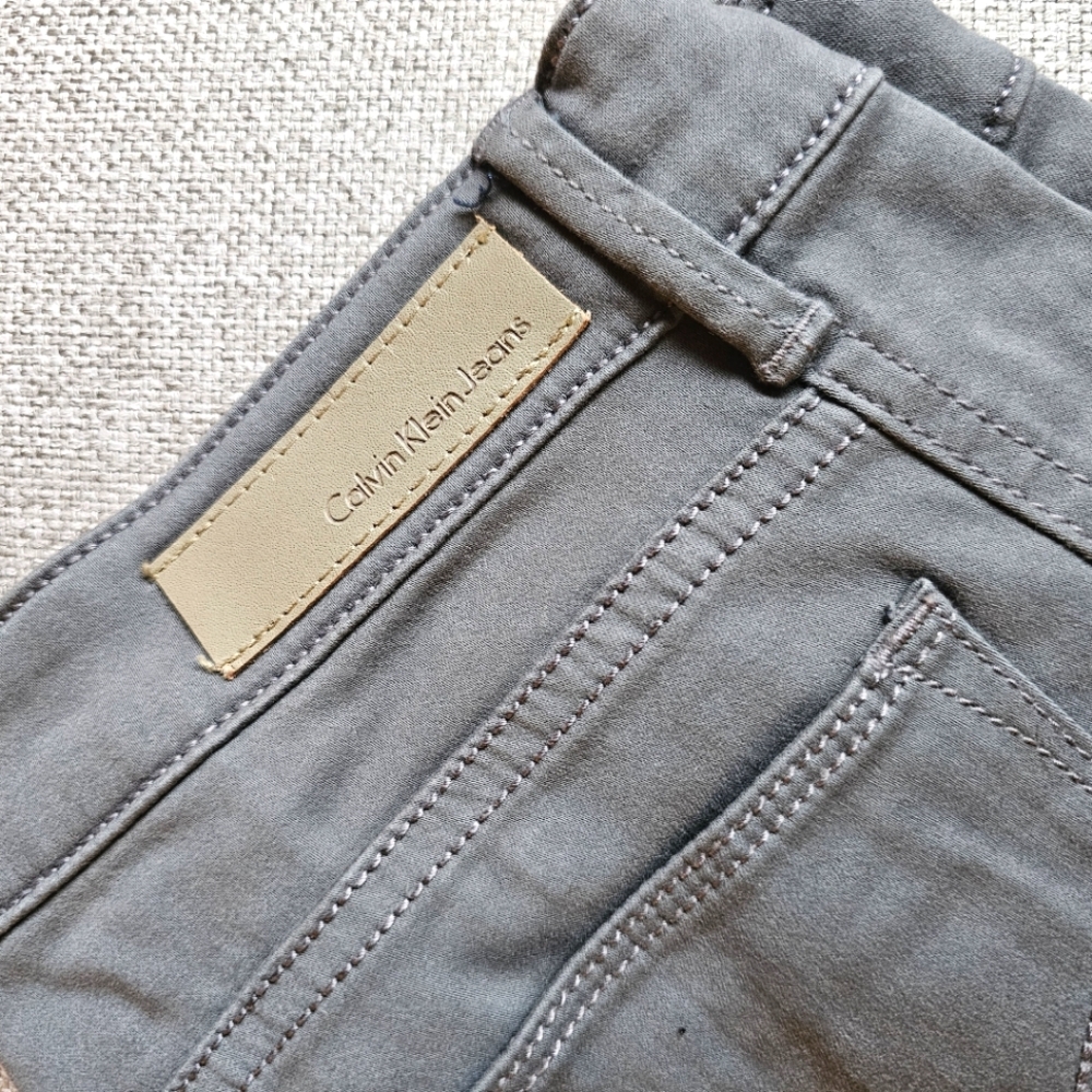 Calvin Klien grey pants